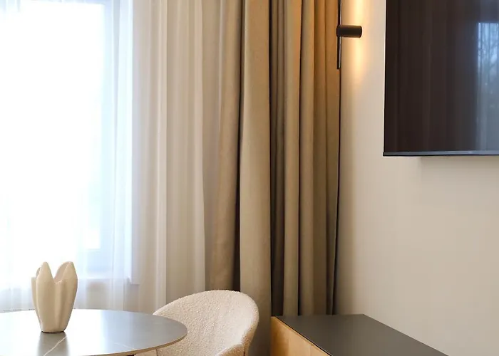 Memel Town * Κλαϊπέντα